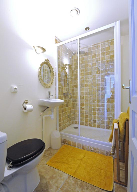 Carcassonne Town House, Rue Barbes Quarto foto